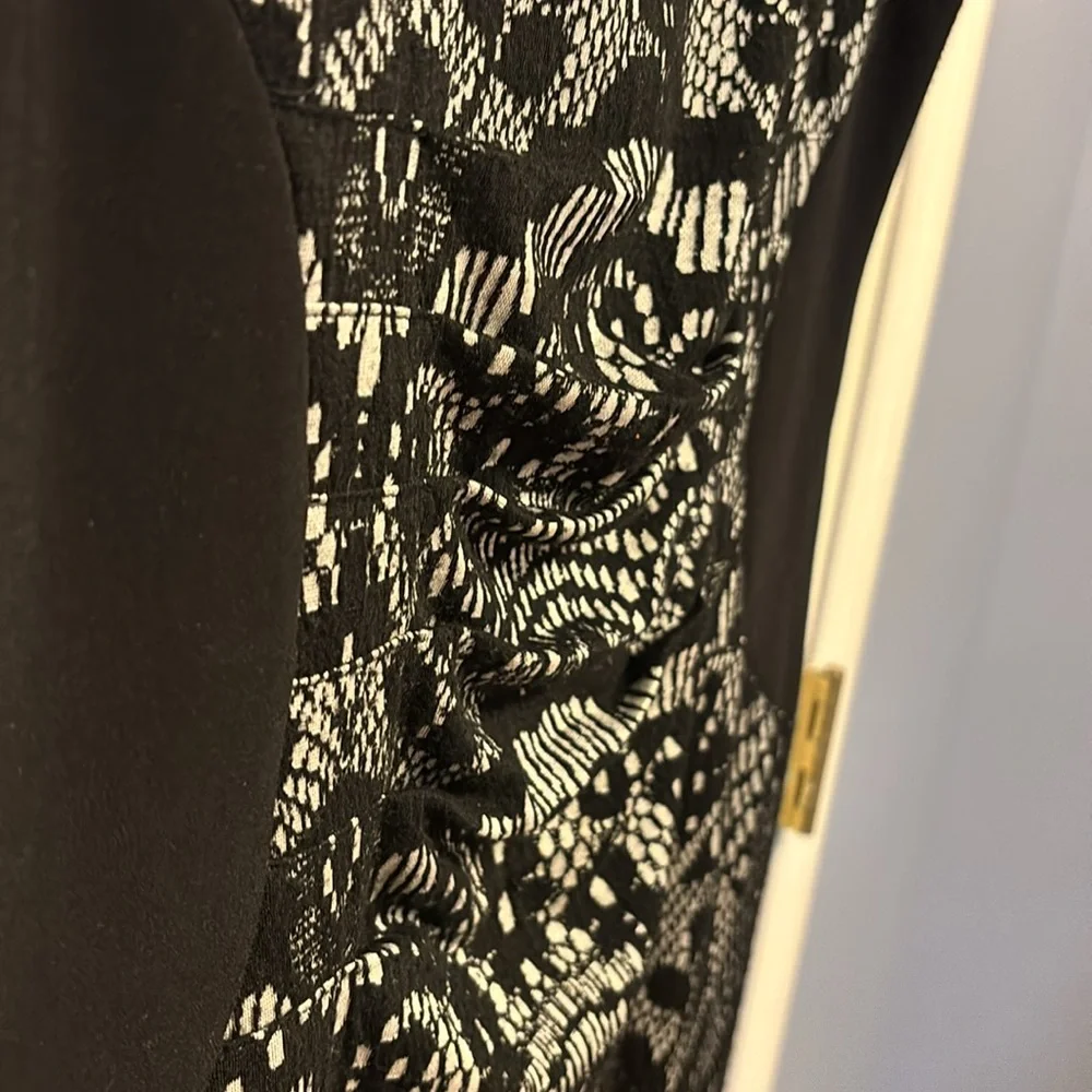 Elegant Black Bodycon Dress - Picture 3 of 4
